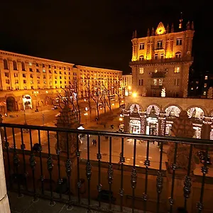 - Kreshchatyk Area Апартаменты