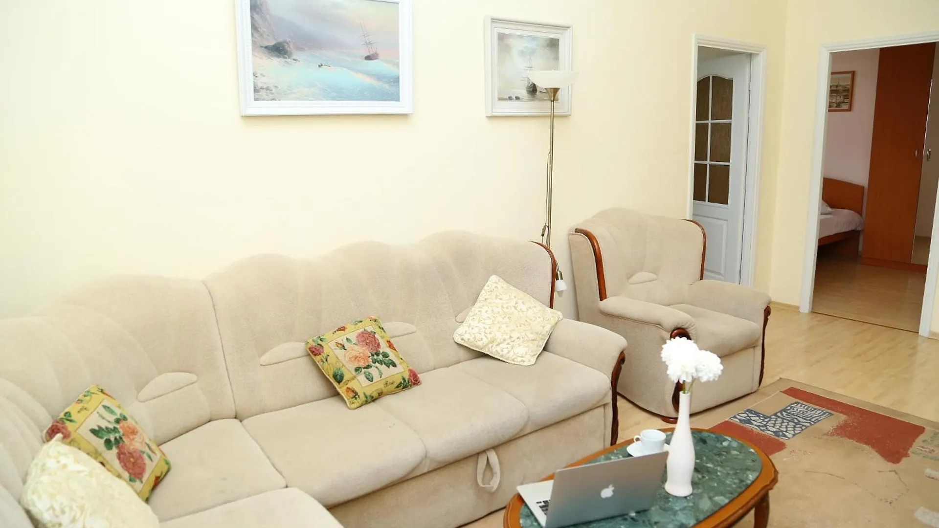 Be My Guest - Apartments For Trips Kiev Ucrania