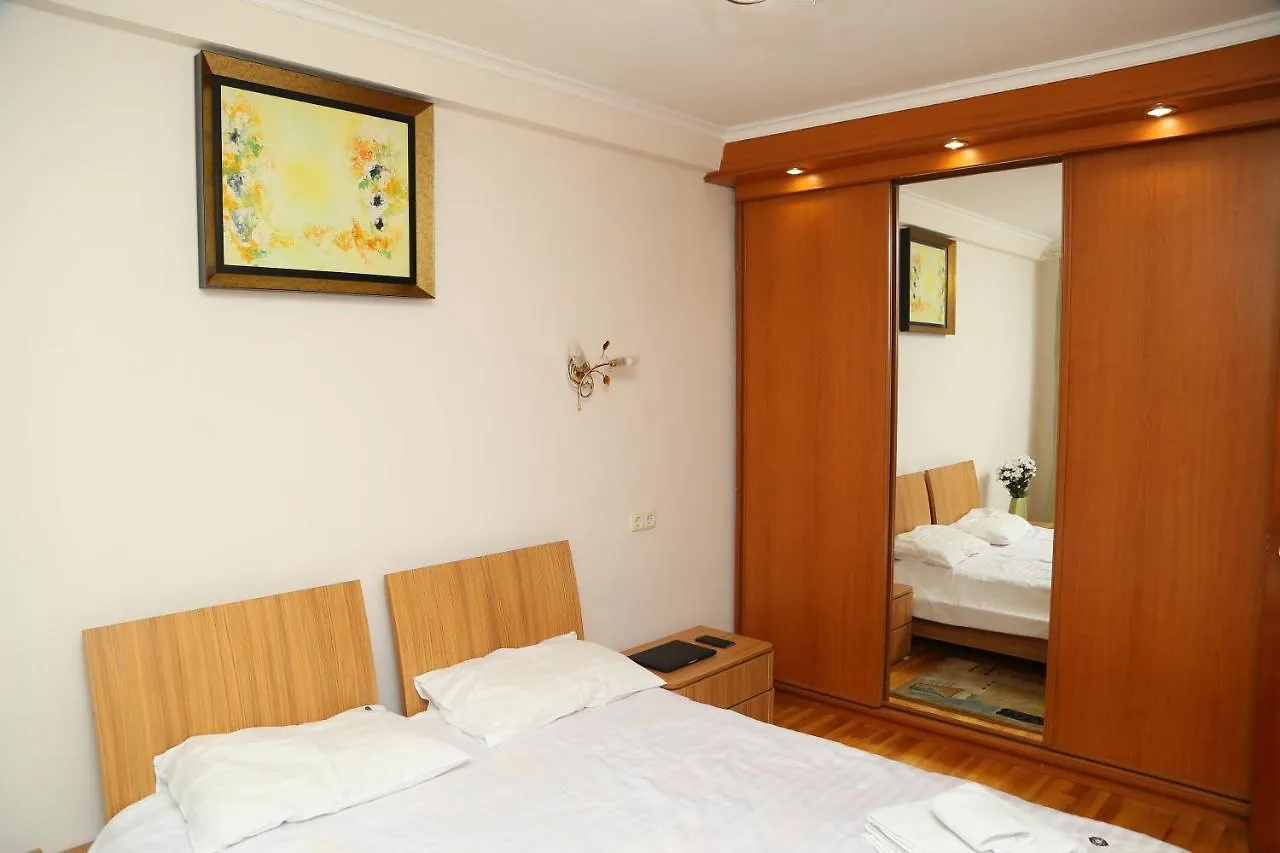 Be My Guest - Apartments For Trips Kiev Ucrania